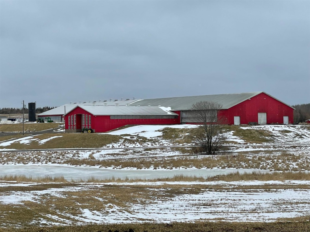 Canadian Farm News & Agriculture Real Estate Farms, Ranches, Land For Sale Farm Marketer Canadian Farm News & Agriculture Real Estate Farms, Ranches, Land For Sale Farm Marketer